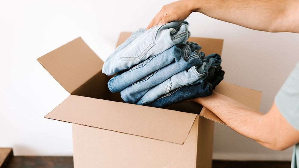 Haal je kast leeg en verkoop spullen, doneer het geld aan ALS