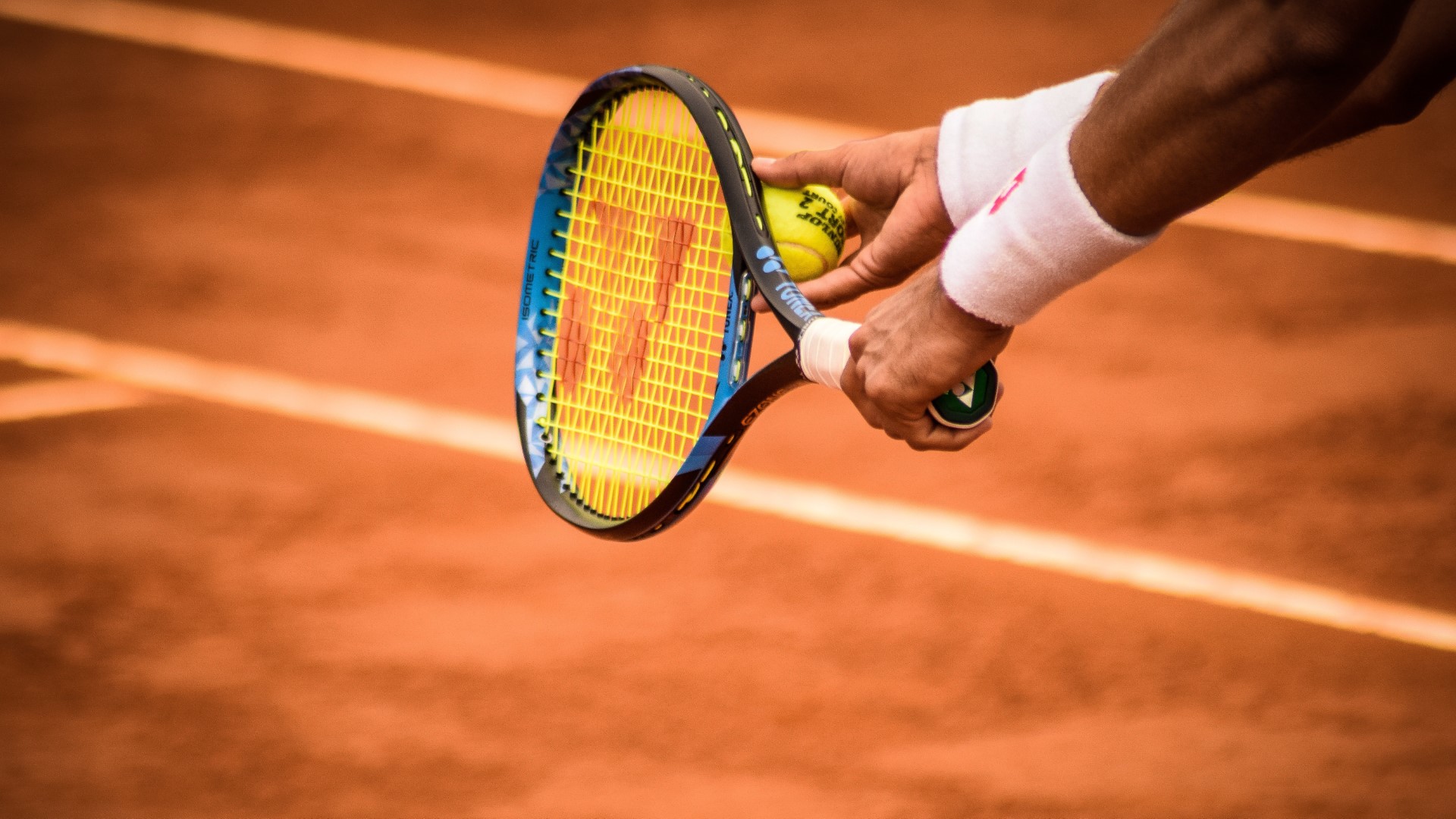 Organiseer een tenniswedstrijd waarbij de opbrengst naar ALS gaat voor onderzoeken